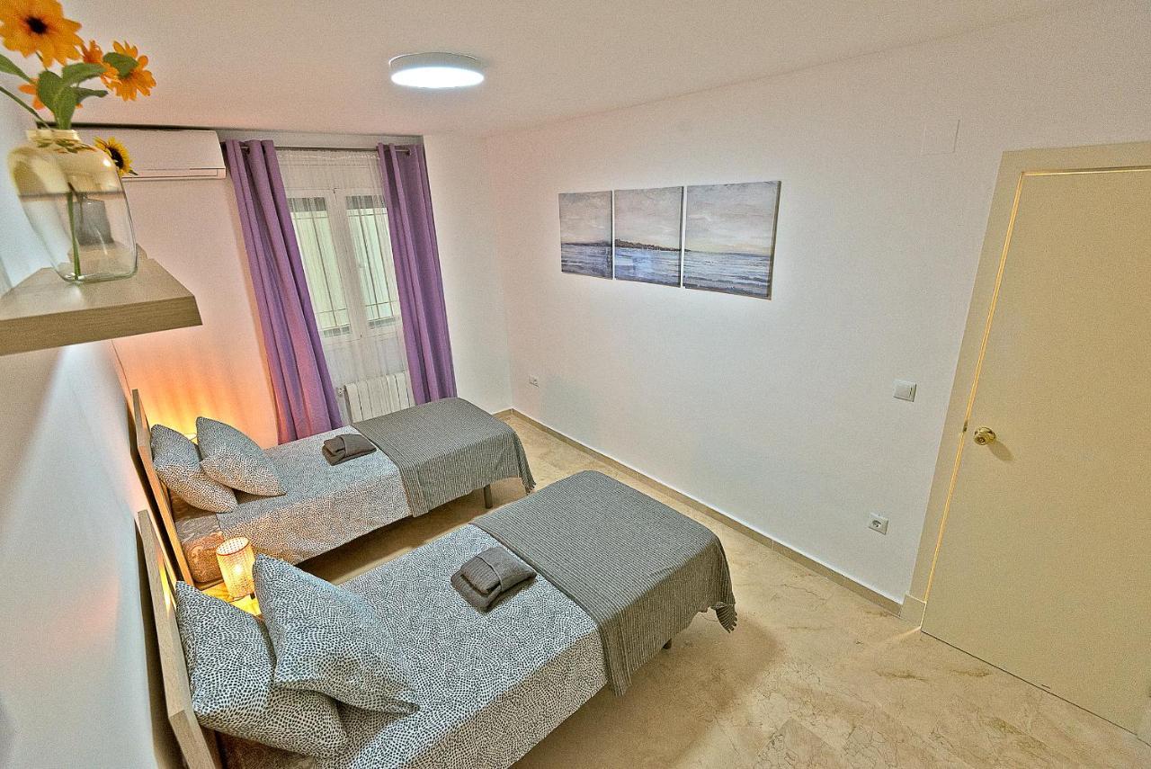 On Beach Deluxe Apartment With Pools And Own Garden El Puerto de Santa Maria Exterior photo