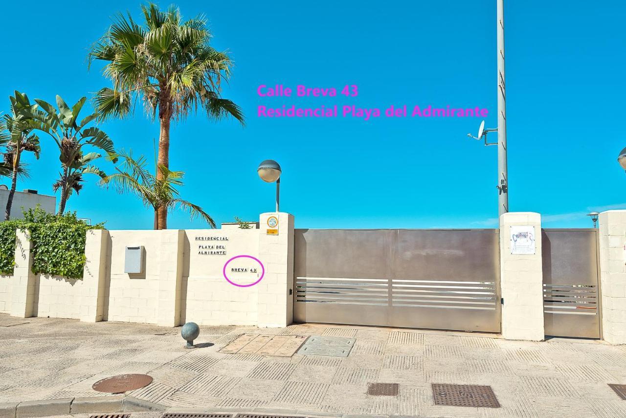 On Beach Deluxe Apartment With Pools And Own Garden El Puerto de Santa Maria Exterior photo